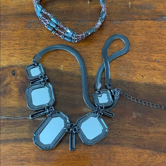 2x COSTUME necklaces-Purple & black metal Necklace + magnetic hematite necklace. - Picture 6 of 6